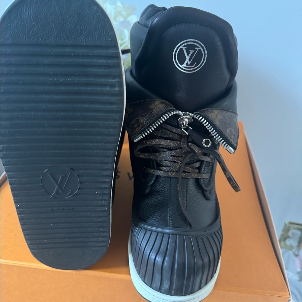 Louis Vuitton Black Leather High-Top Winter Boots with Monogram Accents - Picture 8 of 13